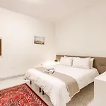 A Beautiful Seafront 3br In Tower Road By 360 Estates Apartment *
