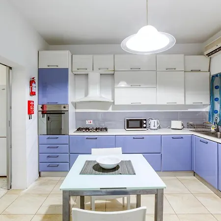 A Beautiful Seafront 3br In Tower Road By 360 Estates * 슬리에마
