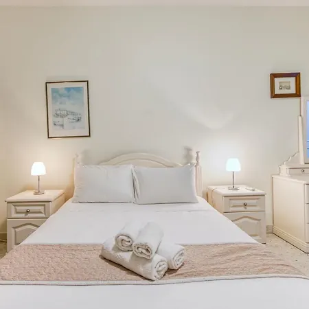 A Beautiful Seafront 3br In Tower Road By 360 Estates Апартаменты *