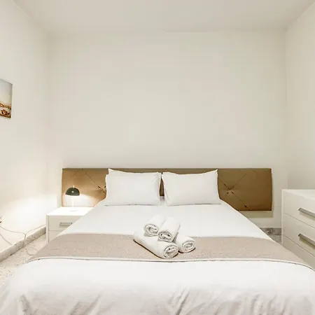 Lägenhet A Beautiful Seafront 3br In Tower Road By 360 Estates