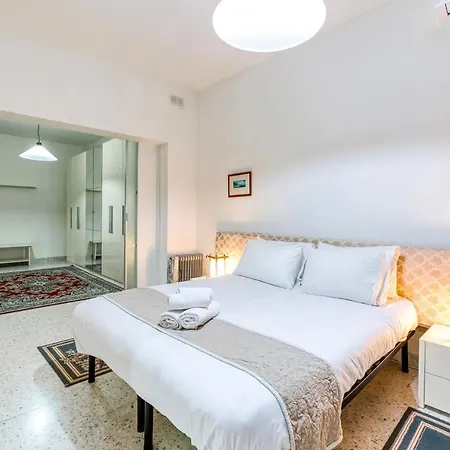 Апартаменты A Beautiful Seafront 3br In Tower Road By 360 Estates