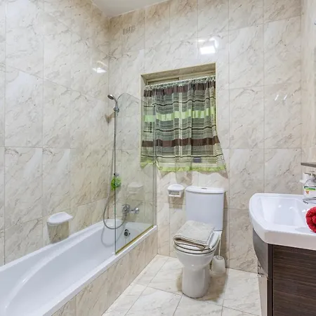 A Beautiful Seafront 3br In Tower Road By 360 Estates דירה *