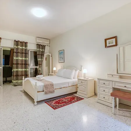 דירה A Beautiful Seafront 3br In Tower Road By 360 Estates *